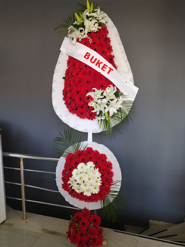 Lüks Lilyumlu Üçkatlı Çelenk