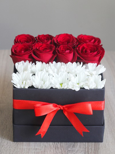 Kutuda Gül ve Papatya